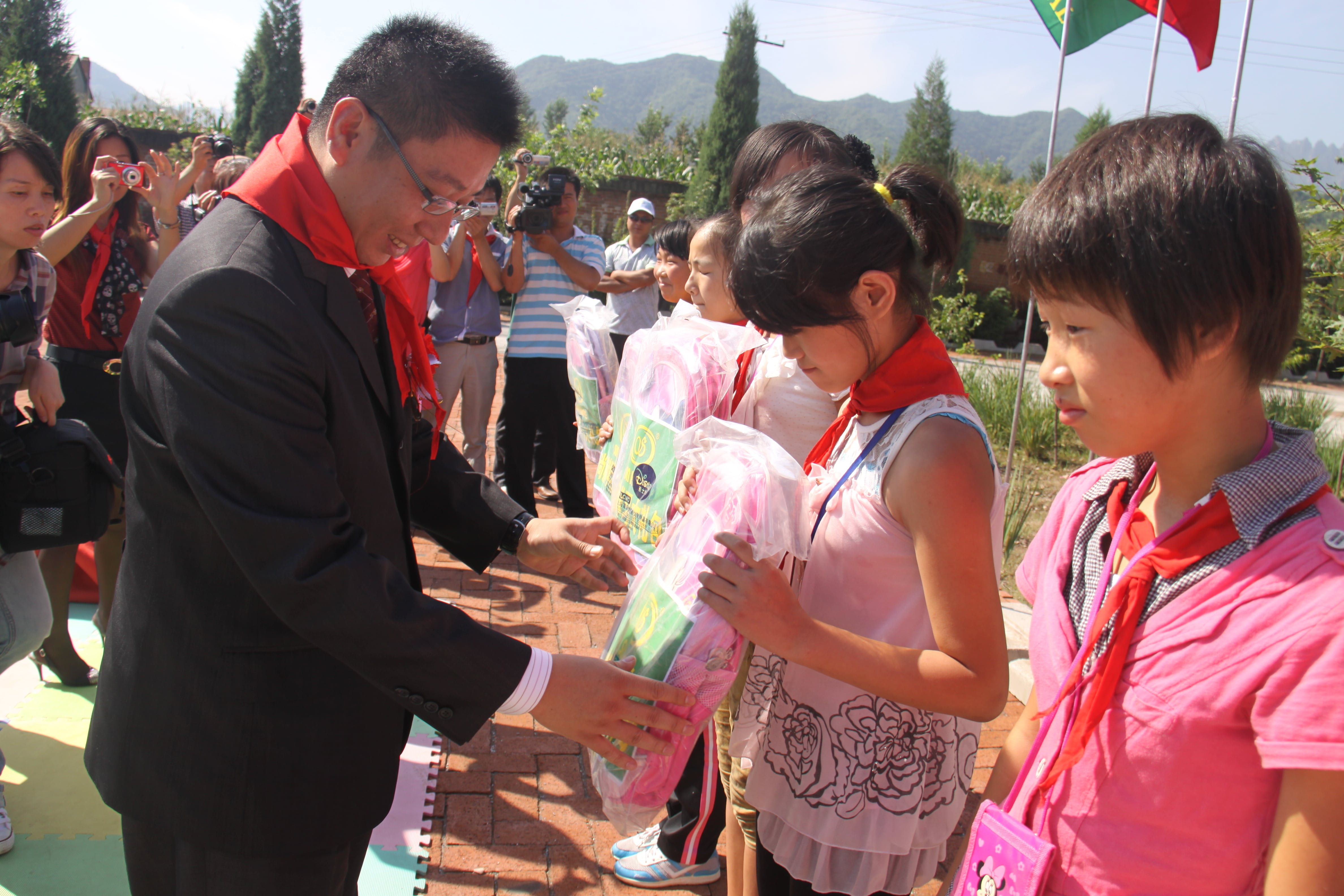 第17所 承德市乌龙矶乐竞体育_乐竞体育中国一站式服务官网
牛艳玲小学