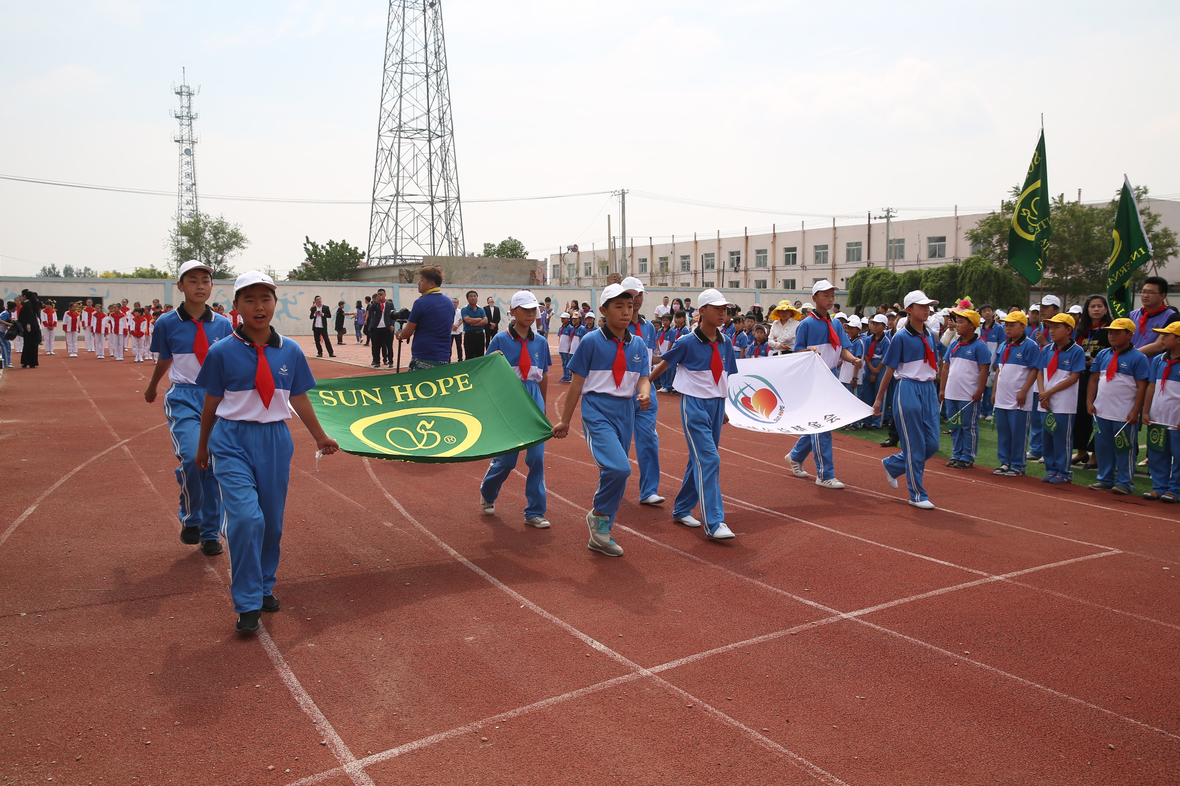 第98所 阜新市彰武县二道河子乐竞体育_乐竞体育中国一站式服务官网
佟玲小学